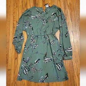 NWT Sz M Vero Moda Green Floral Dress